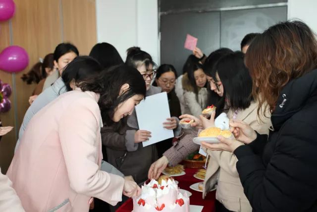 女王节｜坚持梦想活的漂亮 在达梦遇见最美的你！