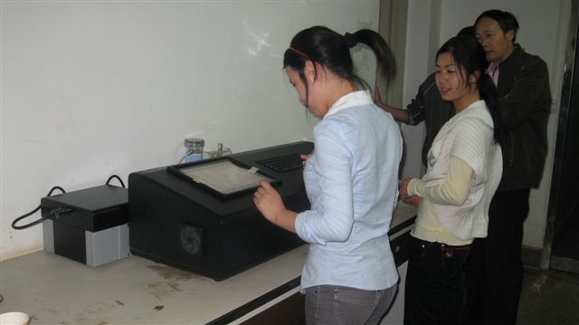 云南大学液态水同位素分析仪安装完成