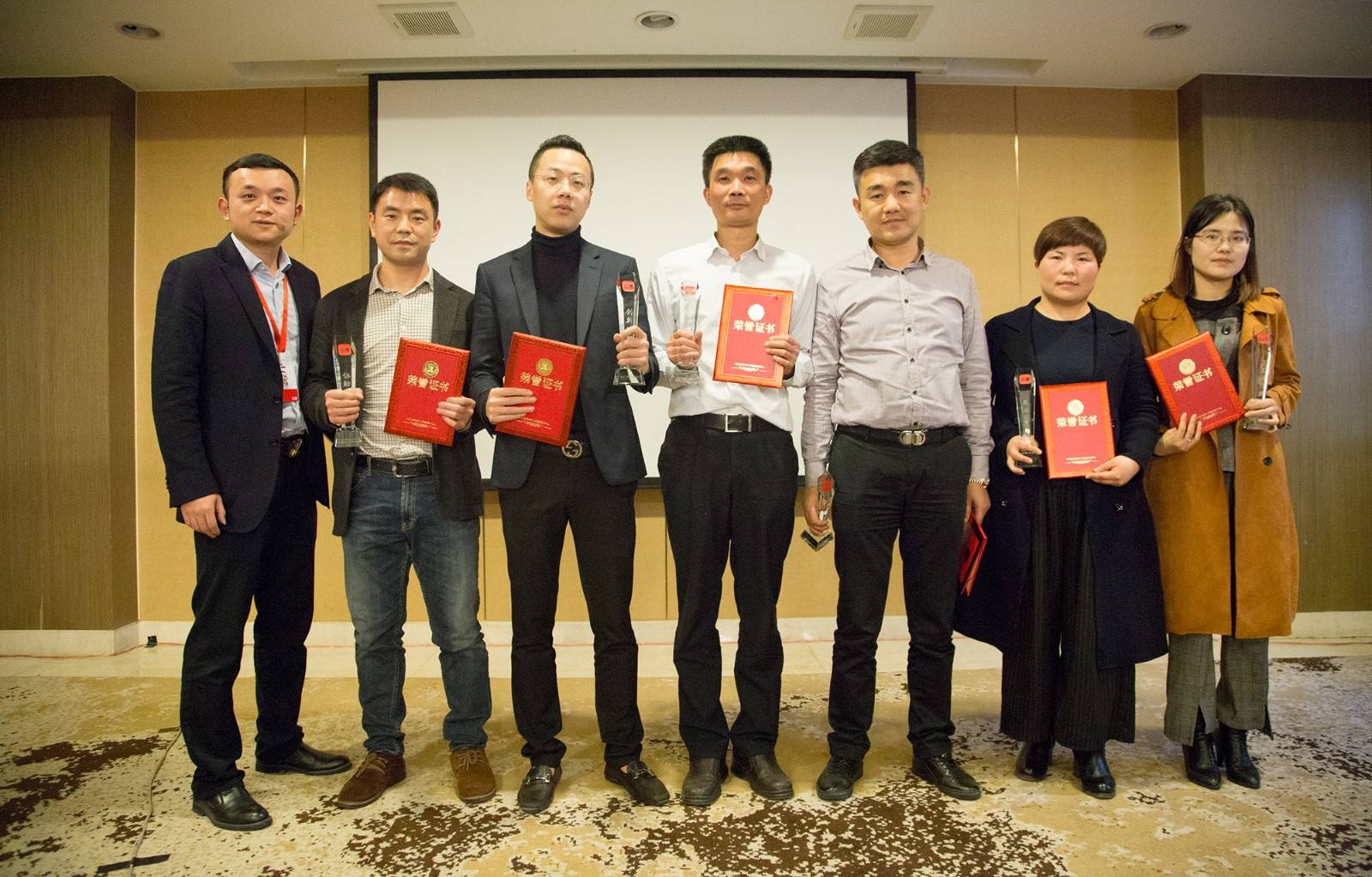 盛丰再次赢得客户高度赞誉，荣获“客户至上奖”！