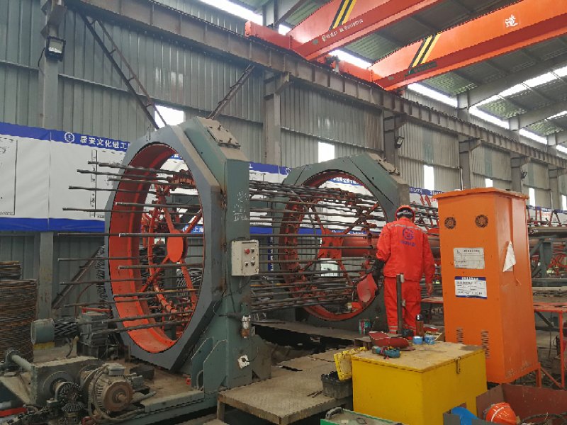 公司对杭绍台高速公路台州段2标钢筋笼滚焊机设备巡回维护
