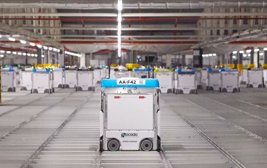  仓储机器人浪潮，催生出的是物流自动化革新，还是下岗恐惧？