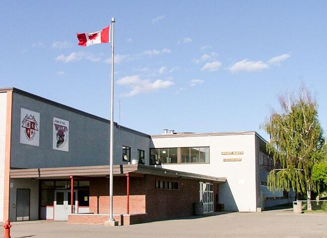 贝克山中学(Mount Baker Secondary School) 贝克山中学(Mount Baker Secondary School)