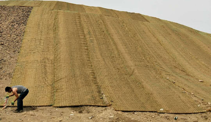 华美生态新型植物纤维毯在北方某大型矿区大量应用