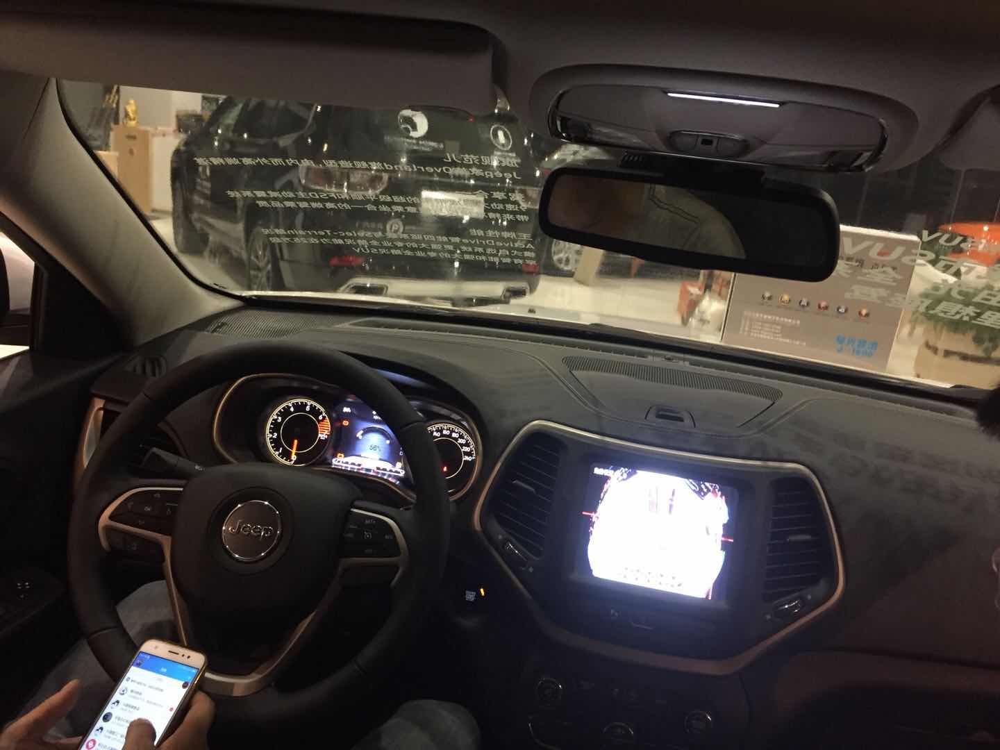Jeep自由光安装车视野360度全景行车记录仪案例    