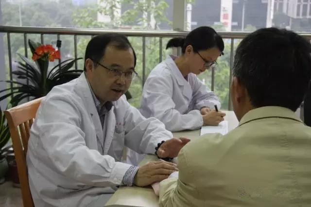暖医好故事丨最好的广告是病人,当病人成为朋友、亲人时…… 暖医好故事丨最好的广告是病人,当病人成为朋友、亲人时……