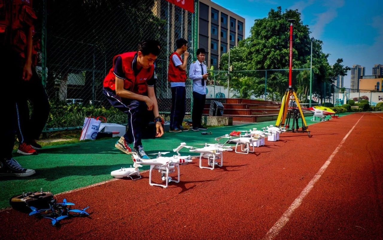 【華越無人機商學】院校企合作廣州市機電技師學校首期無人機駕駛員培訓正式開班！