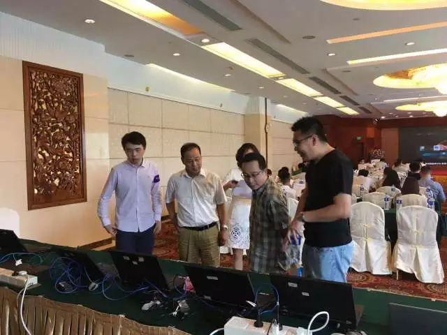 暴风“体验” 开启国产数据库新航向 ——2018达梦推介会暨合作伙伴大会成功举行 暴风“体验” 开启国产数据库新航向 ——2018达梦推介会暨合作伙伴大会成功举行