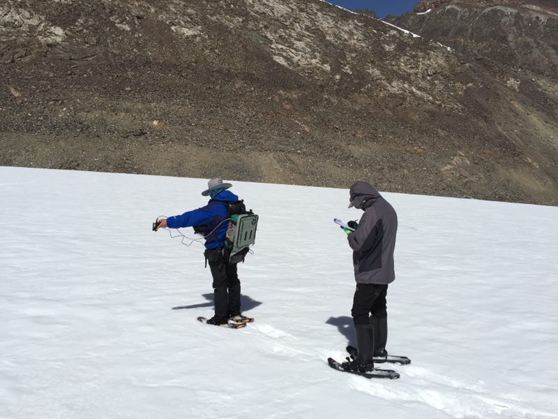 ASD地物光谱仪助力科研人员进行山地冰川加速消融的机理和模型研究