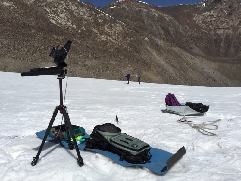 ASD地物光谱仪助力科研人员进行山地冰川加速消融的机理和模型研究