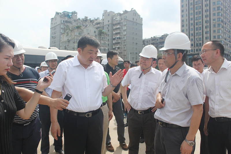 武漢市委副書記、代市長周先旺視察武漢地鐵7號線三陽路越江隧道工程