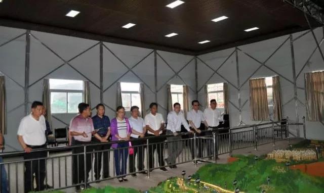 悠悠公益心,漫漫扶贫路 虹桥街道远赴绿春 为边疆人民千里送亲情 悠悠公益心,漫漫扶贫路 虹桥街道远赴绿春 为边疆人民千里送亲情