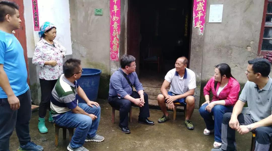悠悠公益心,漫漫扶贫路 虹桥街道远赴绿春 为边疆人民千里送亲情 悠悠公益心,漫漫扶贫路 虹桥街道远赴绿春 为边疆人民千里送亲情