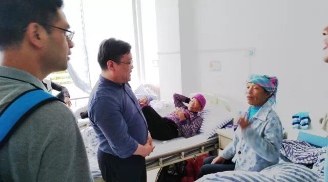 悠悠公益心,漫漫扶贫路 虹桥街道远赴绿春 为边疆人民千里送亲情 悠悠公益心,漫漫扶贫路 虹桥街道远赴绿春 为边疆人民千里送亲情