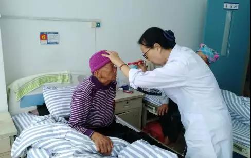悠悠公益心,漫漫扶贫路 虹桥街道远赴绿春 为边疆人民千里送亲情 悠悠公益心,漫漫扶贫路 虹桥街道远赴绿春 为边疆人民千里送亲情