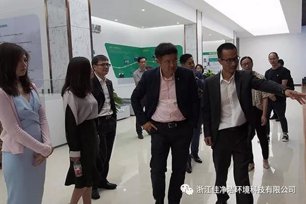 【公司资讯】新加坡国会议员、星展银行副总裁一行人员莅临佳净洁考察 【公司资讯】新加坡国会议员、星展银行副总裁一行人员莅临佳净洁考察