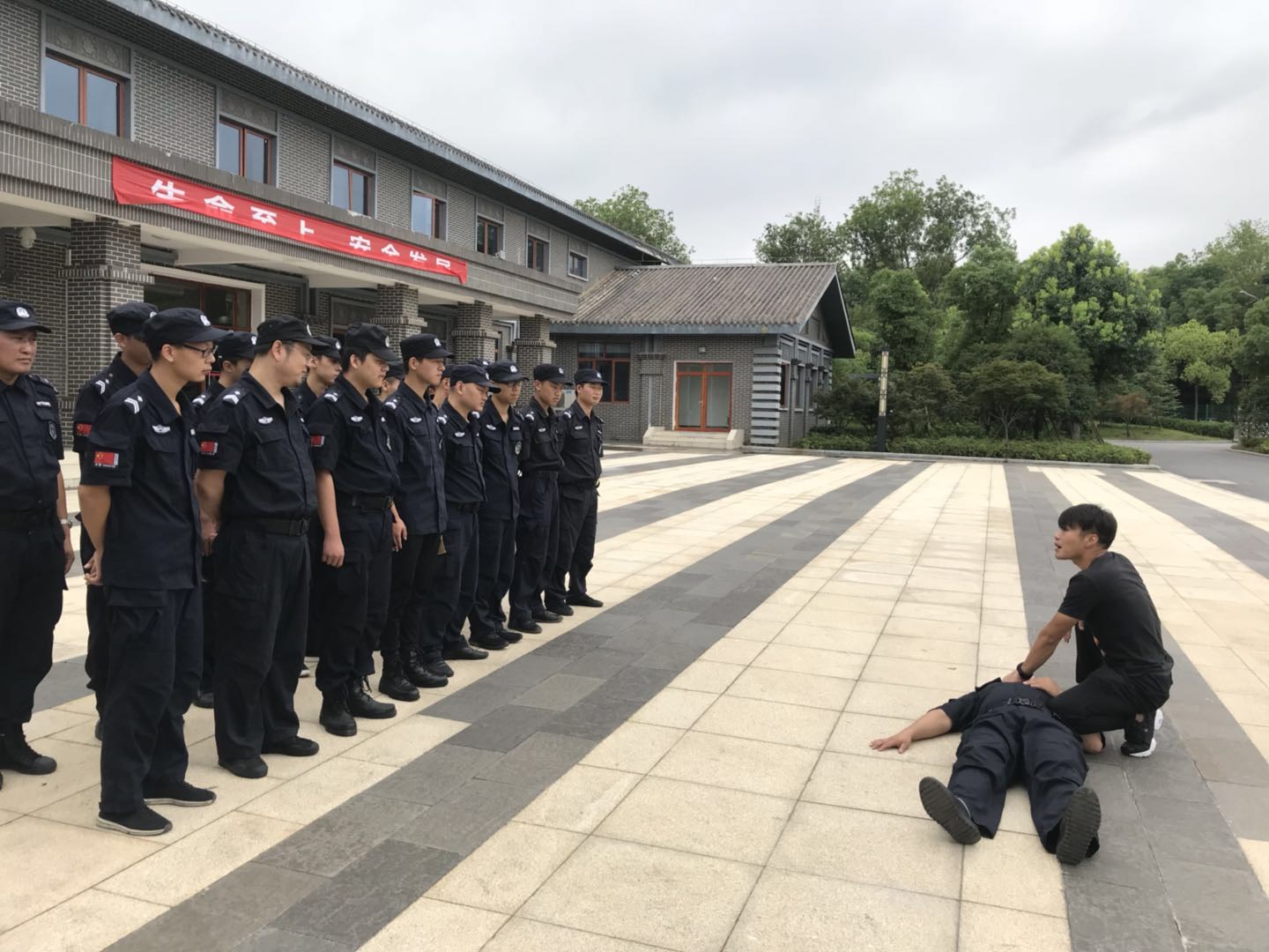 東湖隧道運(yùn)營(yíng)管理部組織開展“心肺復(fù)蘇” 急救知識(shí)培訓(xùn)