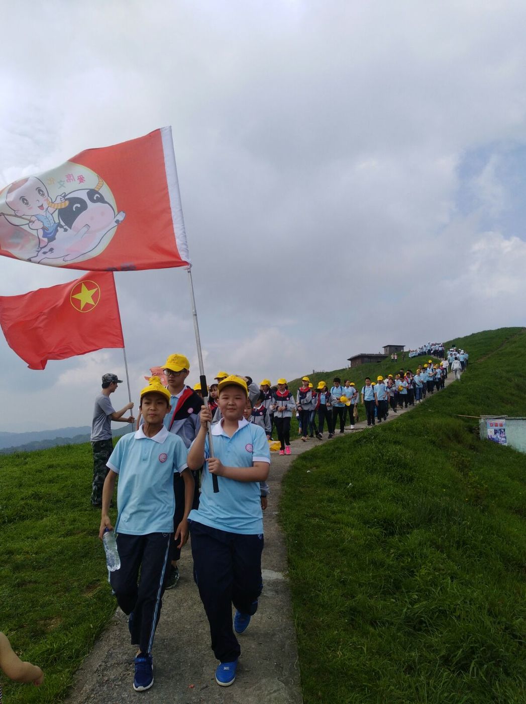 爱席文化·武冈展辉学校南山生态体验研学之旅完美收官