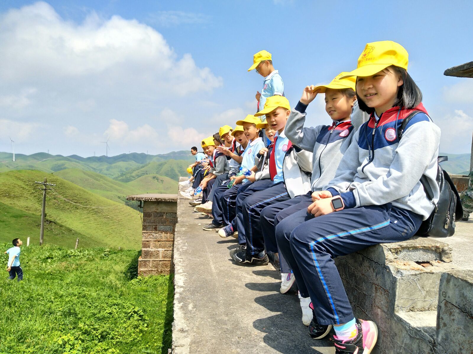 爱席文化·武冈展辉学校南山生态体验研学之旅完美收官