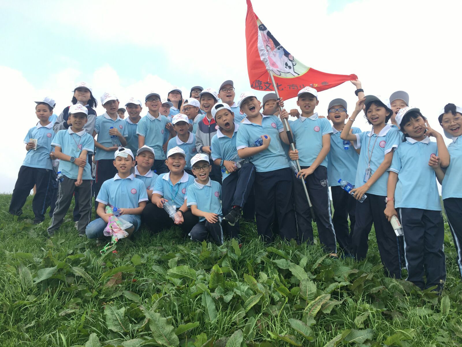 爱席文化·武冈展辉学校南山生态体验研学之旅完美收官