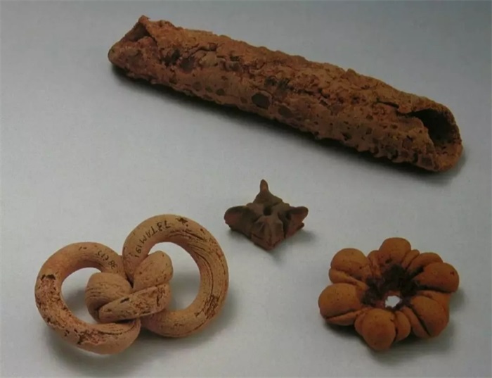 剪纸、锦袍,和千年的馕 剪纸、锦袍,和千年的馕