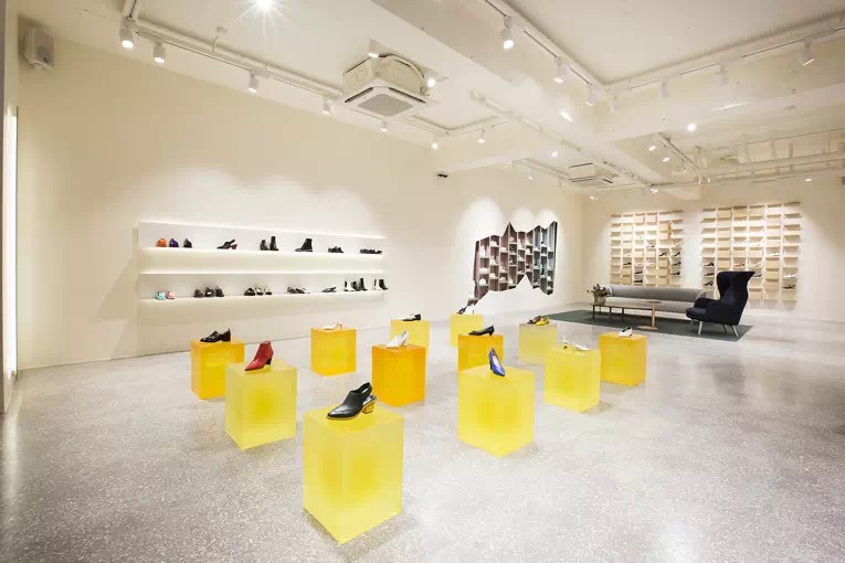 鞋店这样装修设计,不买也想进去转转! 鞋店这样装修设计,不买也想进去转转!