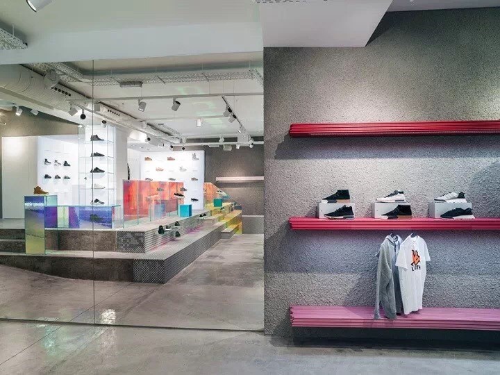 鞋店这样装修设计,不买也想进去转转! 鞋店这样装修设计,不买也想进去转转!