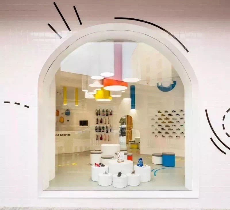 鞋店这样装修设计,不买也想进去转转! 鞋店这样装修设计,不买也想进去转转!