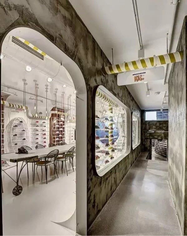 鞋店这样装修设计,不买也想进去转转! 鞋店这样装修设计,不买也想进去转转!
