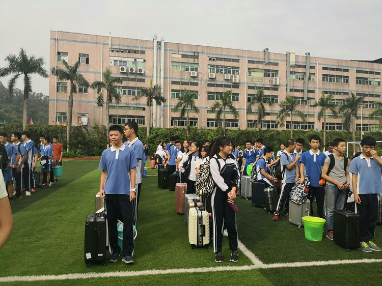 深圳格睿特高级中学之2018年新生军训系列 (一) ——军训开营仪式 深圳格睿特高级中学之2018年新生军训系列 (一) ——军训开营仪式