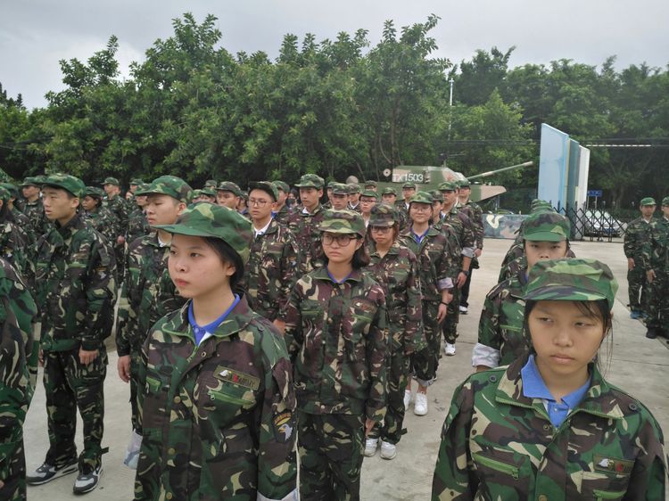 深圳格睿特高级中学之2018年新生军训系列 (一) ——军训开营仪式 深圳格睿特高级中学之2018年新生军训系列 (一) ——军训开营仪式
