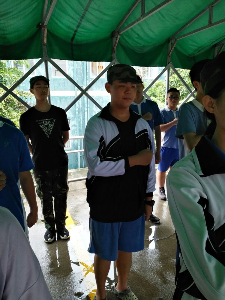 深圳格睿特高级中学之2018年新生军训系列(四)——力争上游,展标兵风采 深圳格睿特高级中学之2018年新生军训系列(四)——力争上游,展标兵风采
