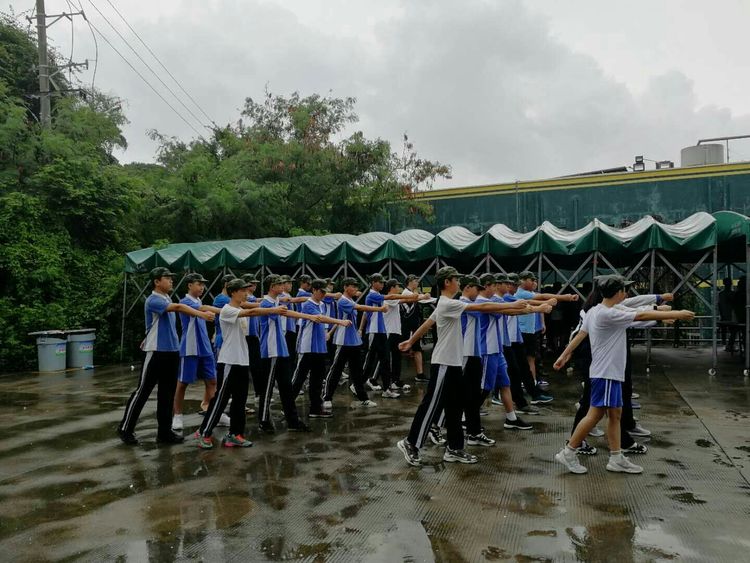 深圳格睿特高级中学之2018年新生军训系列(四)——力争上游,展标兵风采 深圳格睿特高级中学之2018年新生军训系列(四)——力争上游,展标兵风采