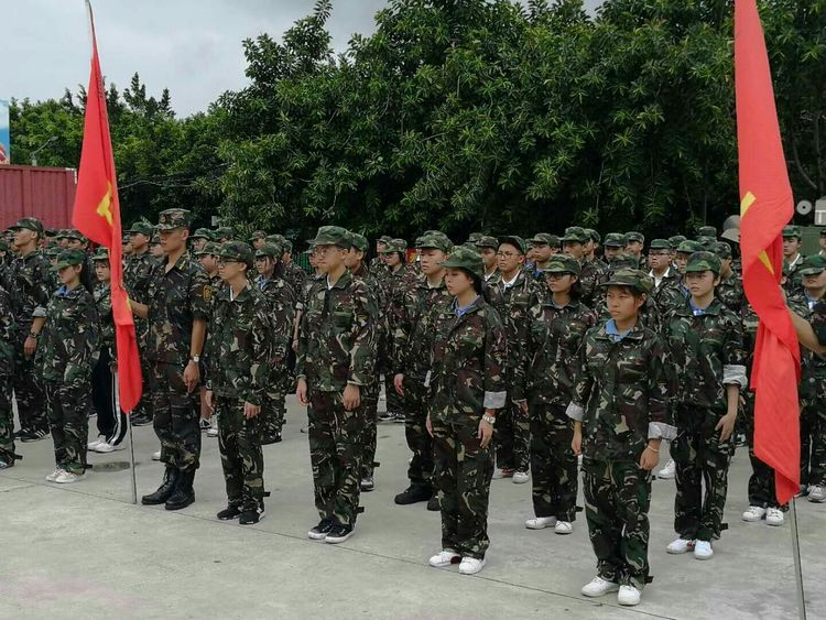 深圳格睿特高级中学之2018年新生军训系列(四)——力争上游,展标兵风采 深圳格睿特高级中学之2018年新生军训系列(四)——力争上游,展标兵风采