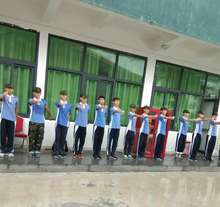 深圳格睿特高级中学之2018年新生军训系列(四)——力争上游,展标兵风采 深圳格睿特高级中学之2018年新生军训系列(四)——力争上游,展标兵风采