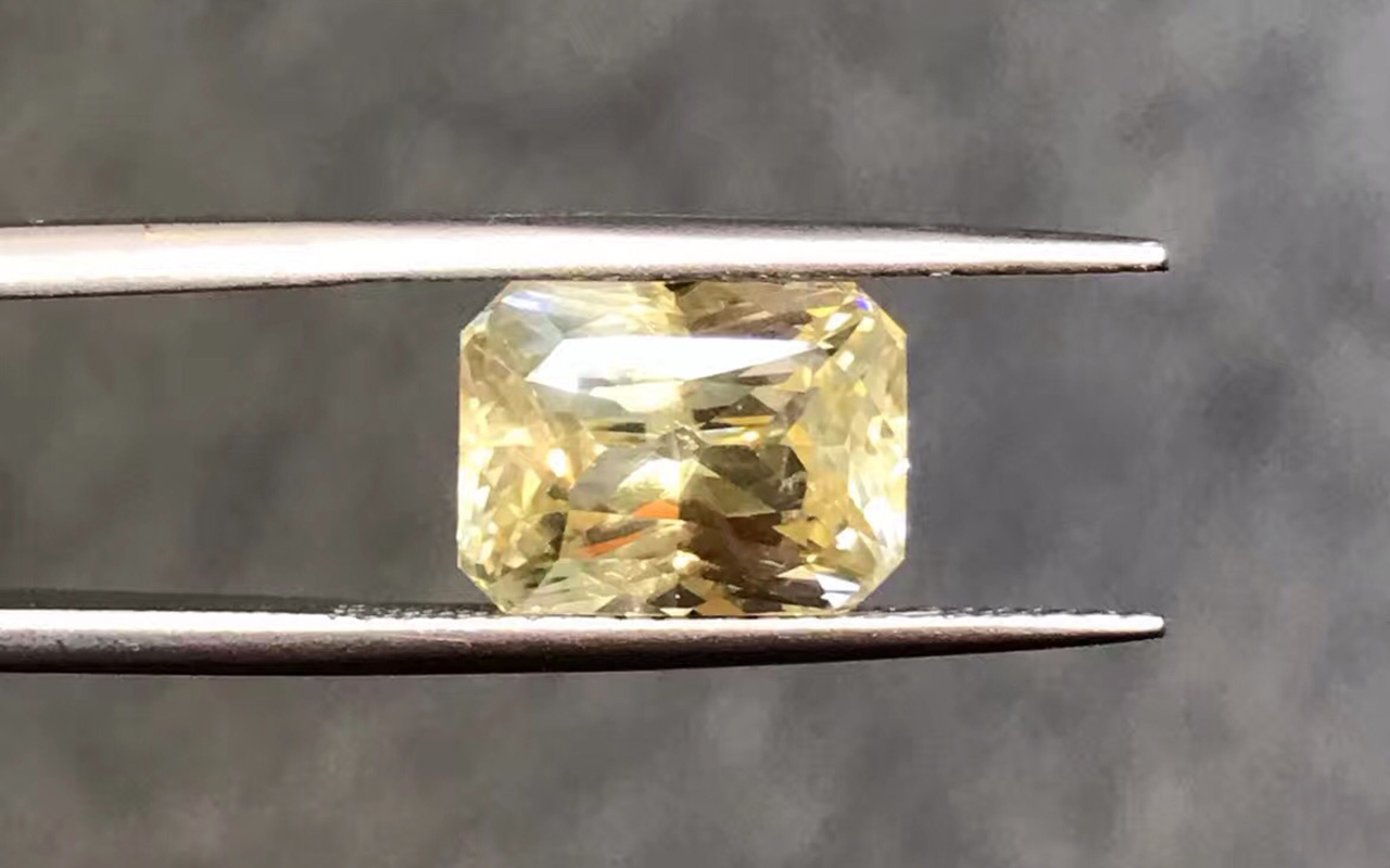 天然无烧黄色蓝宝石L657-5.32ct