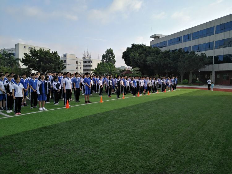 深圳市格睿特高级中学之2018年秋开学季纪实系列(一)——暂却戎装,扬帆起航! 深圳市格睿特高级中学之2018年秋开学季纪实系列(一)——暂却戎装,扬帆起航!