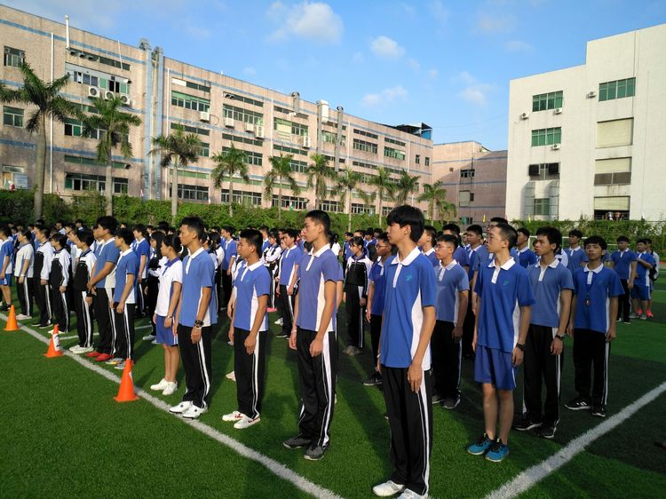 深圳市格睿特高级中学之2018年秋开学季纪实系列(一)——暂却戎装,扬帆起航! 深圳市格睿特高级中学之2018年秋开学季纪实系列(一)——暂却戎装,扬帆起航!