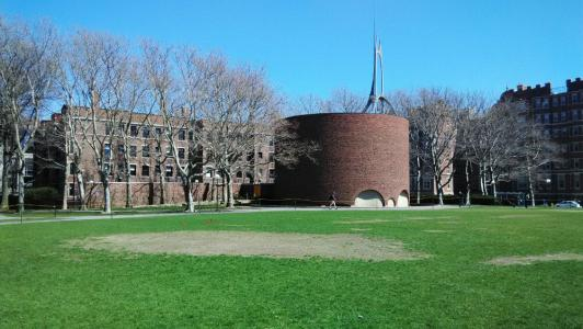 麻省理工學(xué)院（Massachusetts Institute of Technology）