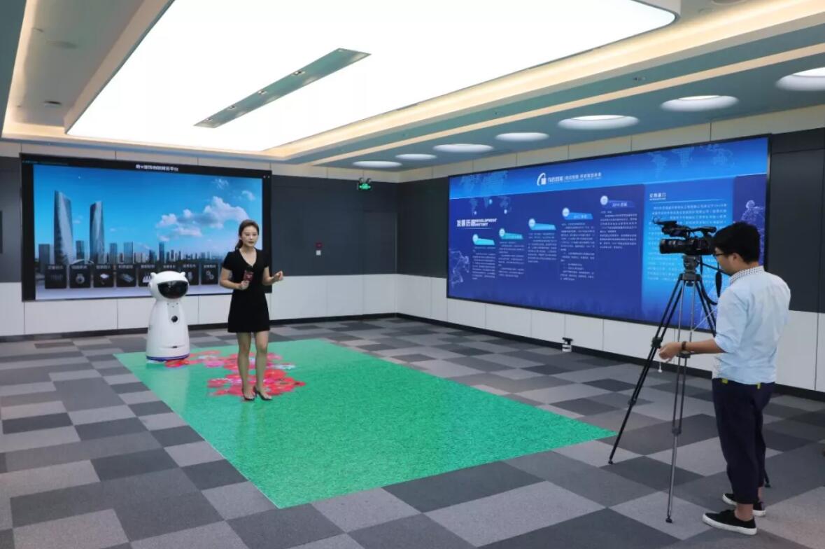 深圳卫视栏目组莅临奇信智能、奇信铭筑采访取景 深圳卫视栏目组莅临奇信智能、奇信铭筑采访取景
