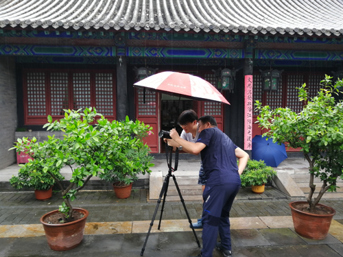 彭门创作室联合中国孔子网拍摄《中华优秀传统文化》教科书示范教学视频