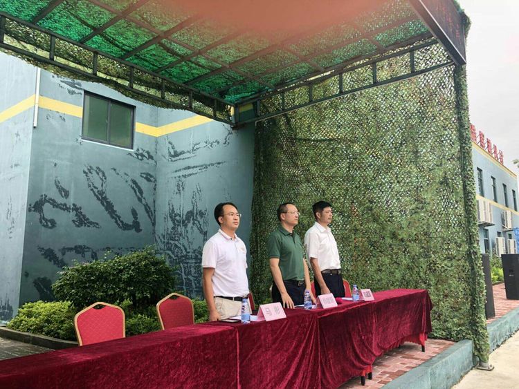 深圳格睿特高级中学之2018年新生军训系列 (一) ——军训开营仪式 深圳格睿特高级中学之2018年新生军训系列 (一) ——军训开营仪式