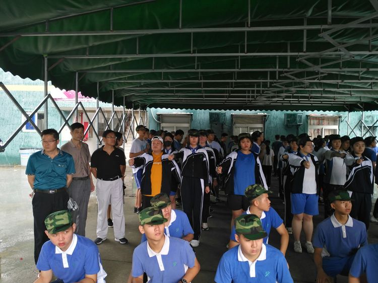 深圳格睿特高级中学之2018年新生军训系列(二)——弘扬精神,重塑坚毅 深圳格睿特高级中学之2018年新生军训系列(二)——弘扬精神,重塑坚毅