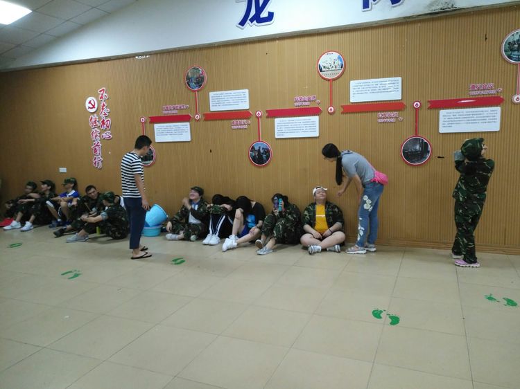 深圳格睿特高级中学之2018年新生军训系列(三)——师者父母,大爱无疆 深圳格睿特高级中学之2018年新生军训系列(三)——师者父母,大爱无疆