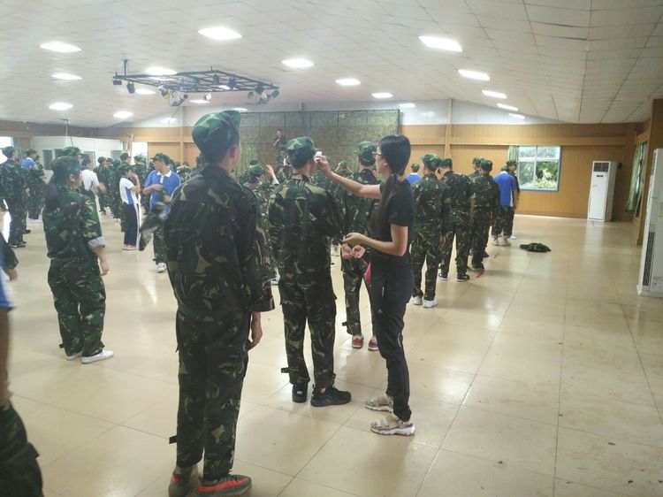 深圳格睿特高级中学之2018年新生军训系列(三)——师者父母,大爱无疆 深圳格睿特高级中学之2018年新生军训系列(三)——师者父母,大爱无疆