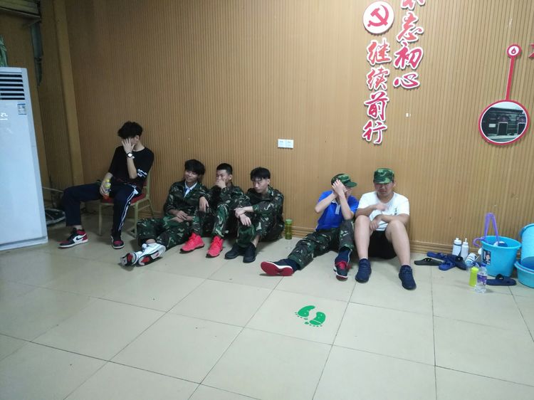 深圳格睿特高级中学之2018年新生军训系列(三)——师者父母,大爱无疆 深圳格睿特高级中学之2018年新生军训系列(三)——师者父母,大爱无疆