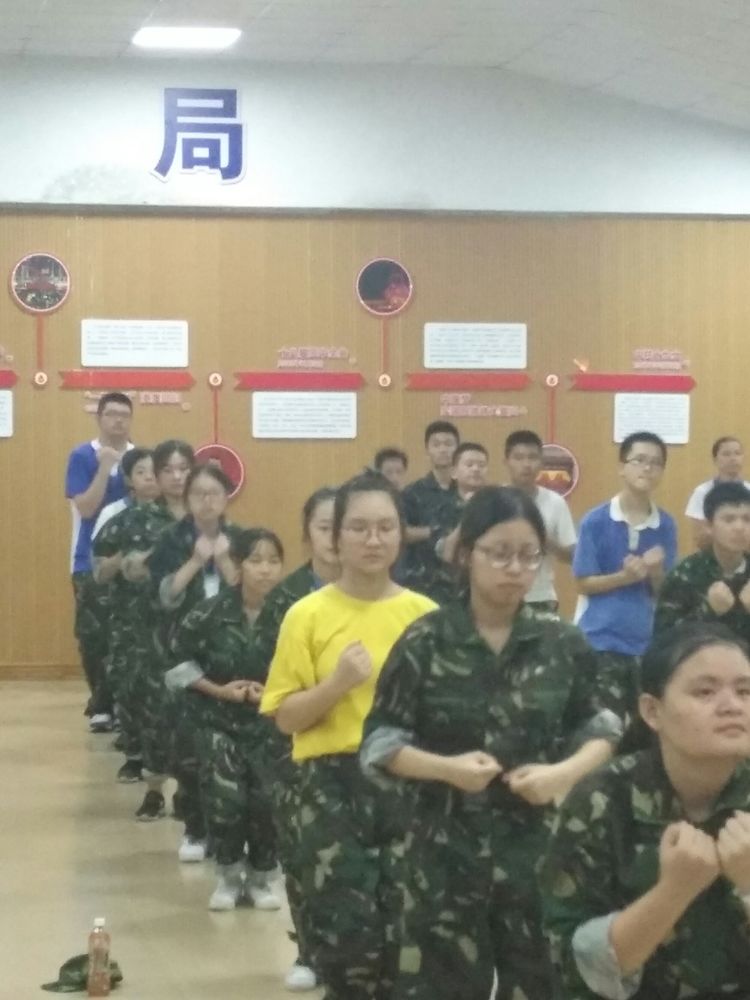深圳格睿特高级中学之2018年新生军训系列(三)——师者父母,大爱无疆 深圳格睿特高级中学之2018年新生军训系列(三)——师者父母,大爱无疆