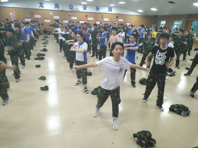 深圳格睿特高级中学之2018年新生军训系列(三)——师者父母,大爱无疆 深圳格睿特高级中学之2018年新生军训系列(三)——师者父母,大爱无疆