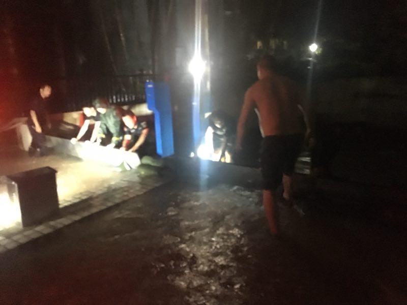 深圳市华浩源管理处抗暴雨实录 深圳市华浩源管理处抗暴雨实录