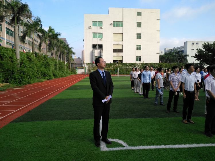 深圳市格睿特高级中学之2018年秋开学季纪实系列(一)——暂却戎装,扬帆起航! 深圳市格睿特高级中学之2018年秋开学季纪实系列(一)——暂却戎装,扬帆起航!