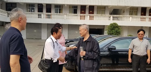 将军归故里 清茶叙深情